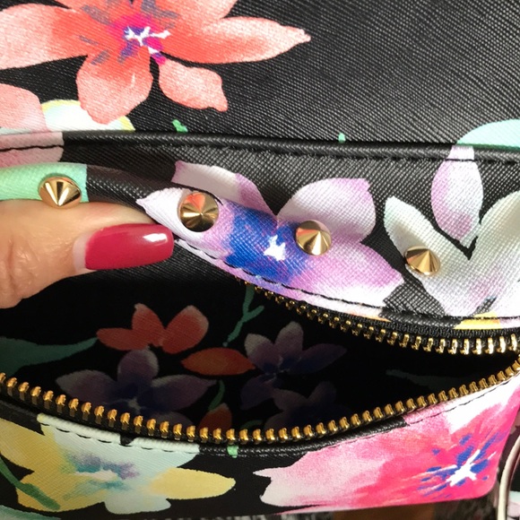 LAST ONE‼️-5🌟Bebe Floral Backpack w Tassel Zipper - Picture 8 of 8